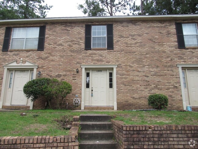 Building Photo - 2BD/1.5BA Townhouse in Foxborough – Availa...