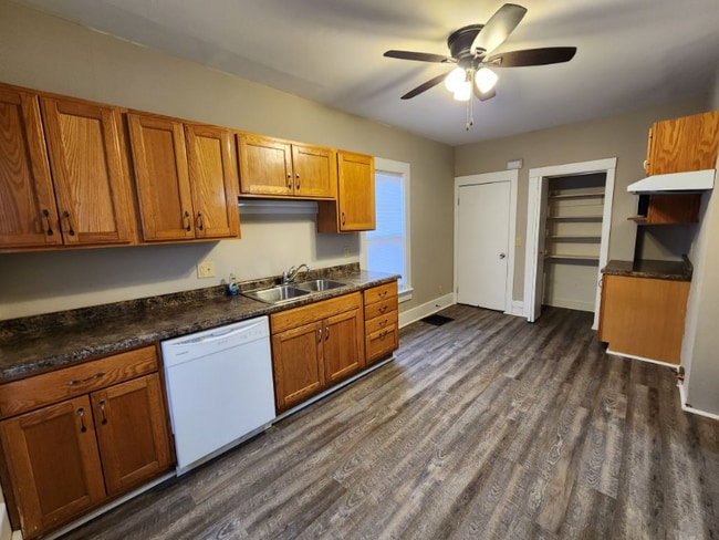 Photo - 2330 Grand Ave