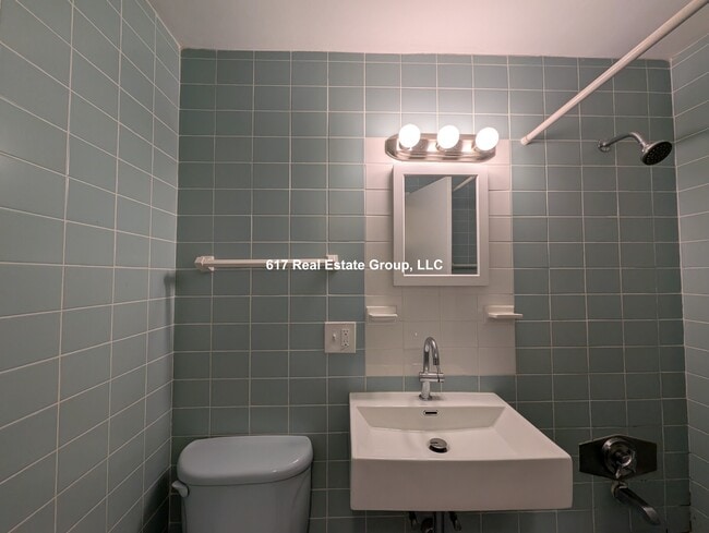 Photo - 2018 Commonwealth Ave Unit 33