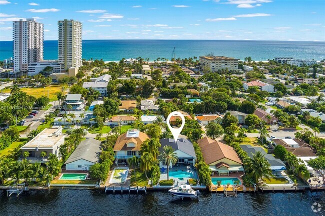 Building Photo - 301 S Riverside Dr Rental