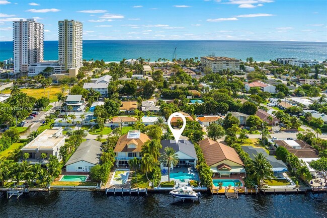 Building Photo - 301 S Riverside Dr Rental