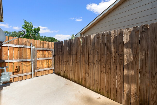 Photo - 5533 S Victoria St