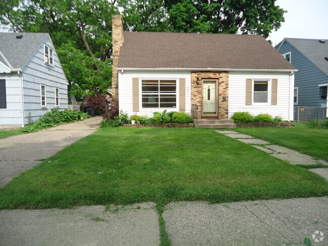 Building Photo - 5429 Harriet Ave Rental