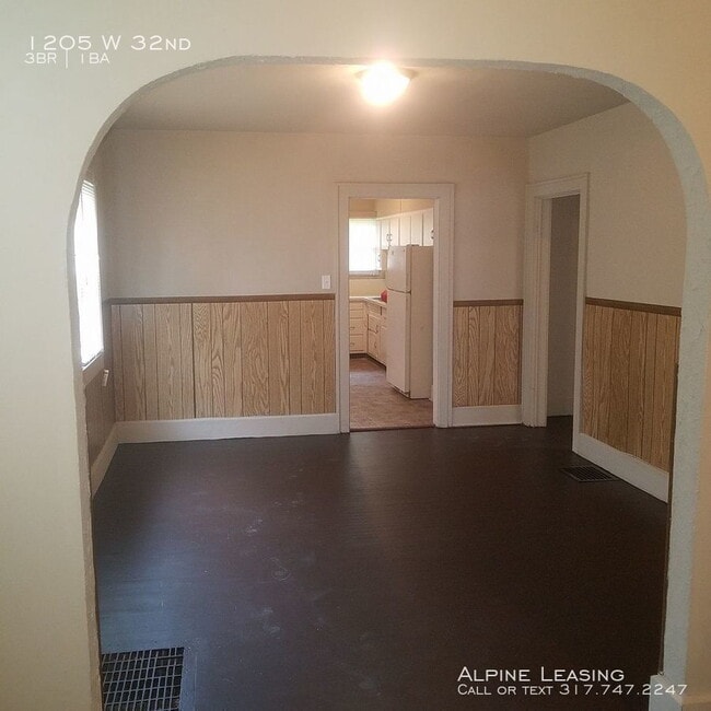 Building Photo - Northwest!!