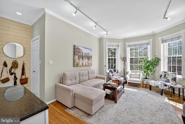 Building Photo - 1747 Church St NW Unit 4 Rental