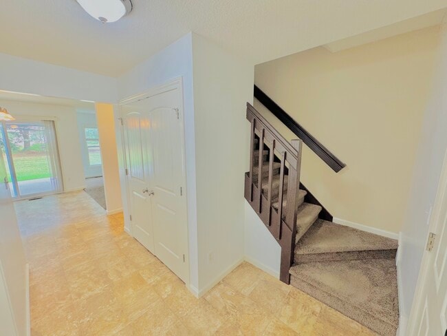 Photo - 2102 Oakwood Dr