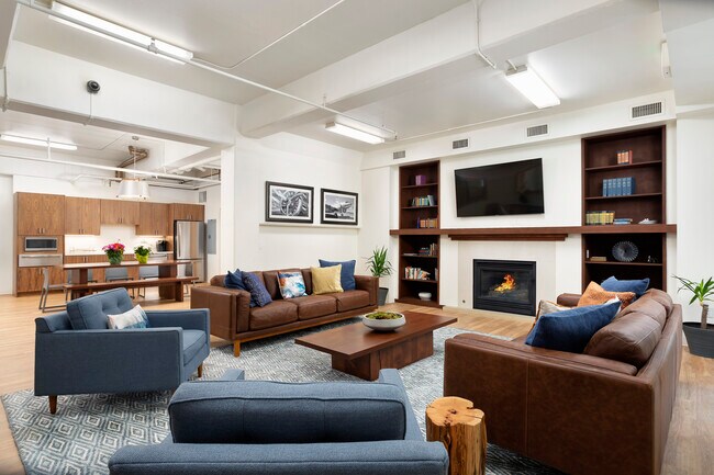 Community Room - Lounge for Entertaining