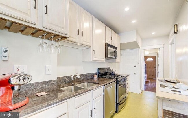 Photo - 614 Ingraham St NW