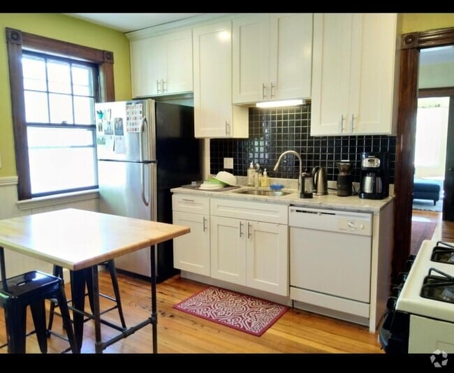 Building Photo - 19 Edward T Sullivan Rd Unit 3 Rental