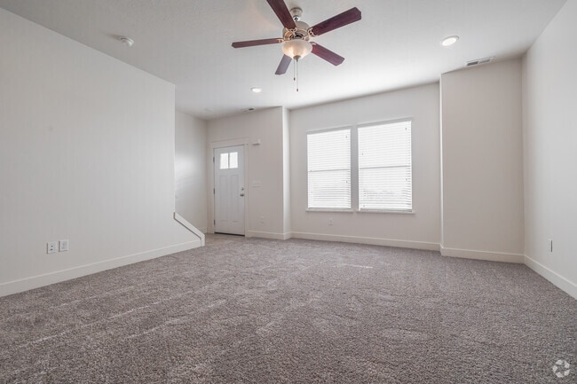 3BR, 2.5BA - 1,539SF - Living Room