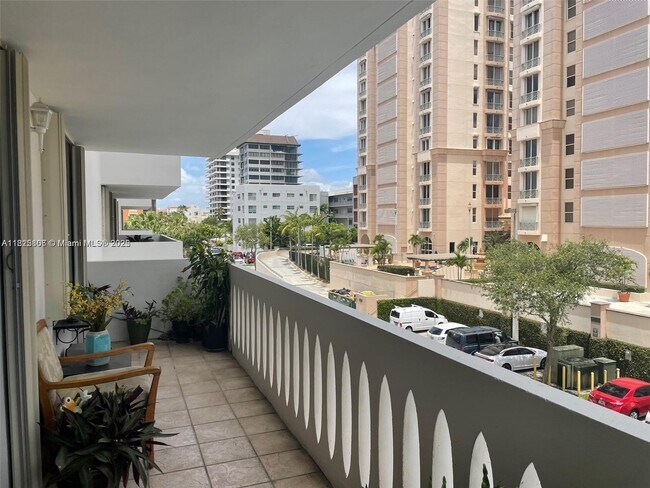 Photo - 625 Biltmore Way Unit 306