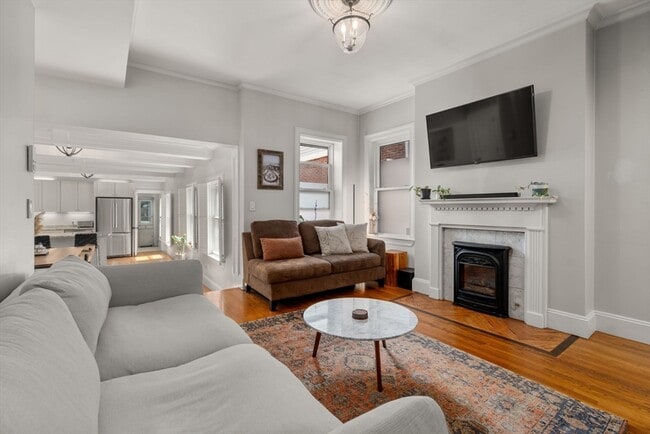 Building Photo - 37 Mt Vernon St Unit 2