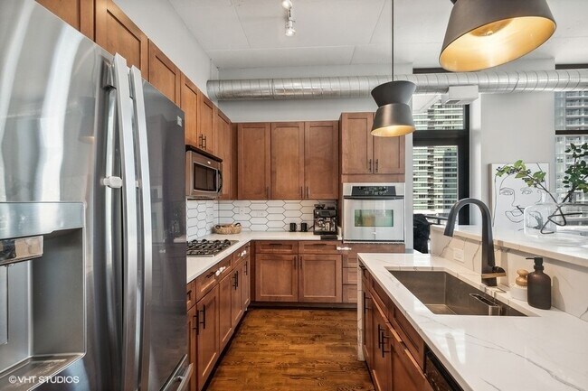 Photo - 740 W Fulton St Unit 613