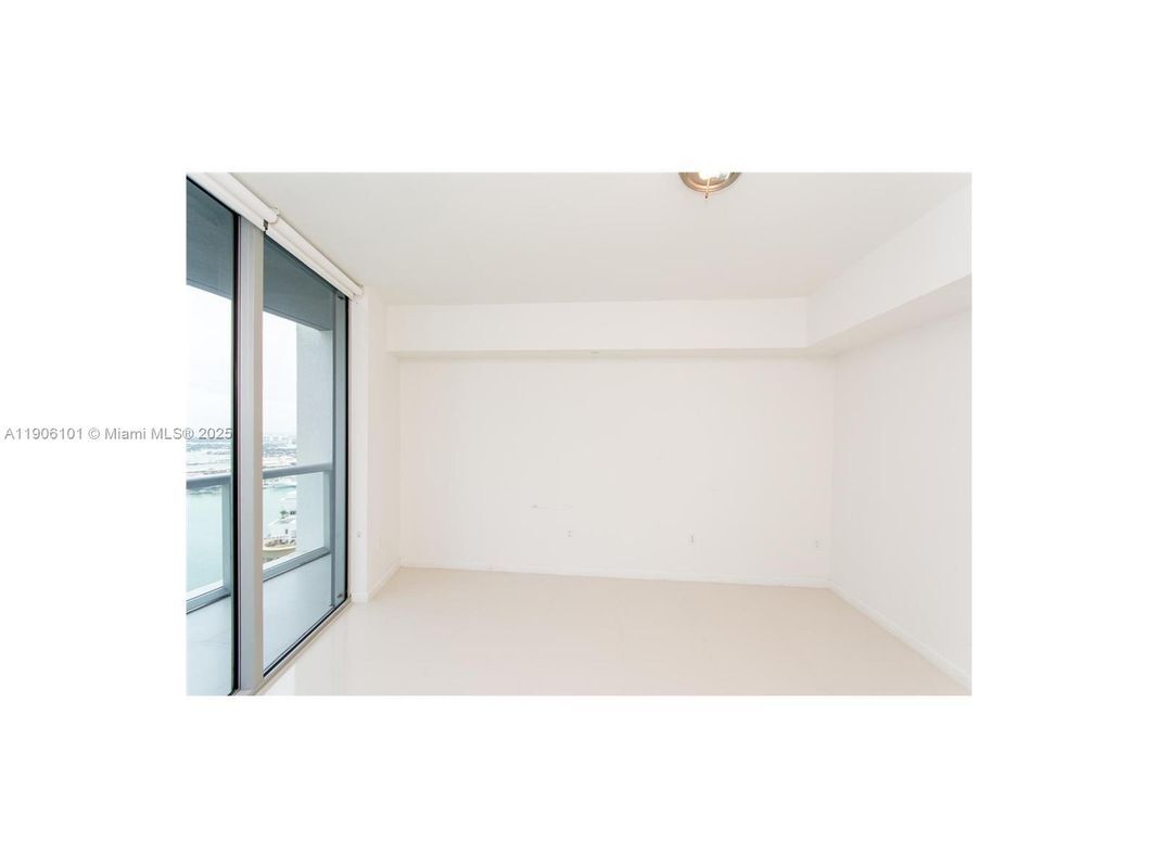 Photo - 495 Brickell Ave