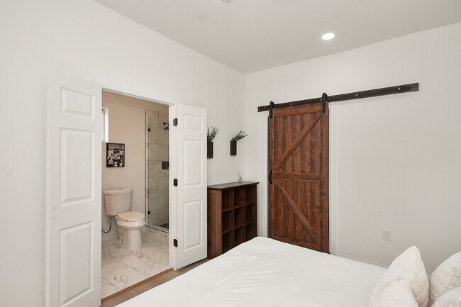 Photo - 217 N Everton St Unit SI ID1609783P