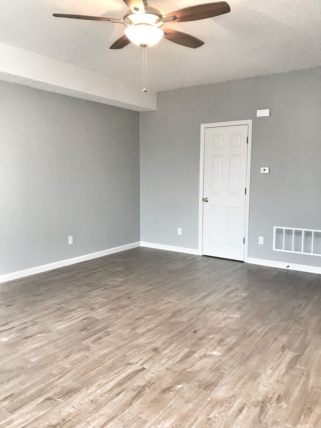 Photo - 3241 Domain St