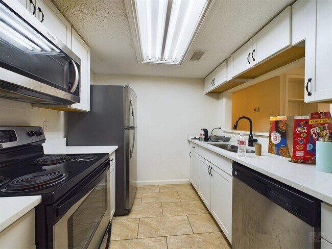Photo - 2401 Leon St Unidad 303