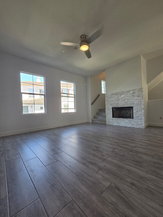 2289 Huntington Point Rd