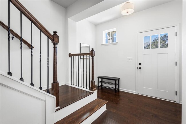 Photo - 869 Venture Way