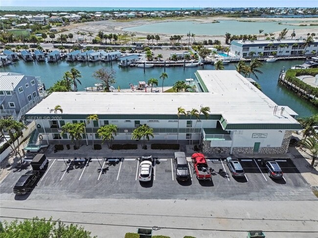 Building Photo - 5301 Ocean Terrace Unit 7