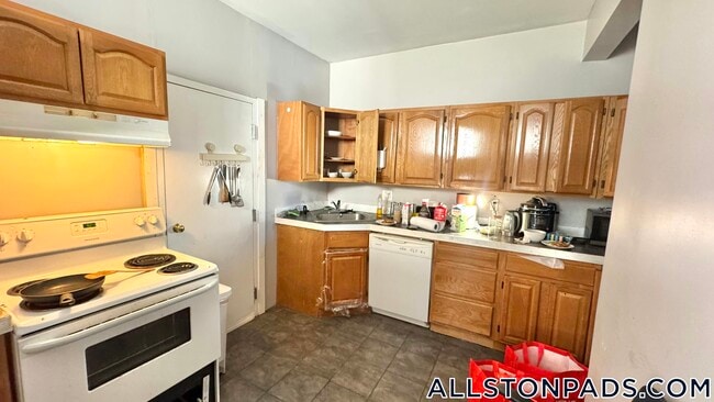 Photo - 1056 Commonwealth Ave Unidad 32