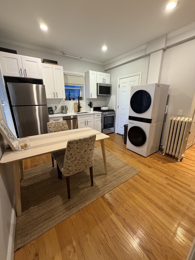 Photo - 1576 Cambridge St Unit 1R