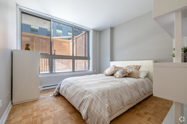 2BR, 1BA - 516SF - Bedroom - Le 1444 Mackay