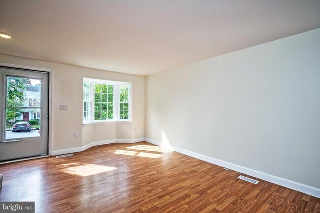 Photo - 8339 Georgian Ct