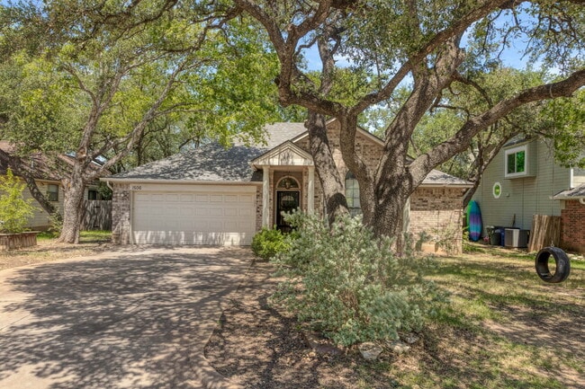 Building Photo - Charming Single-Story Home with Hardwood F...
