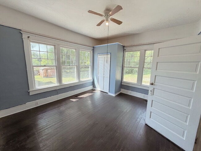 Photo - 1025 Hillyer Ave