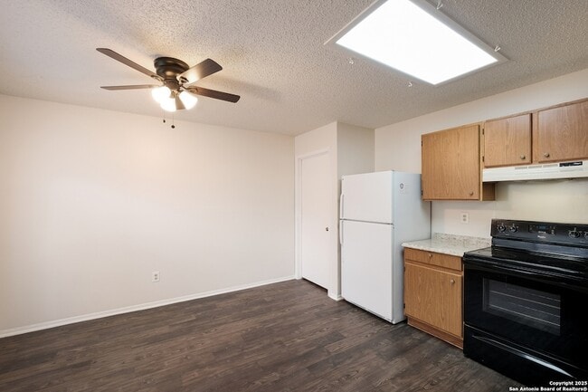 Photo - 15414 Legend Springs Dr