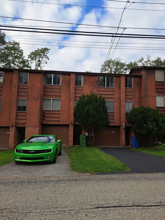 Photo - 851 Lindenwood Dr Townhome