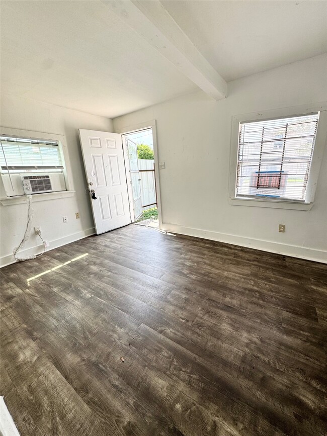 Building Photo - 910 N 67th St Unit 1 Rental