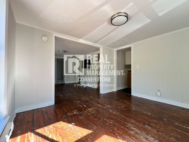 Photo - 2423 Parkview Ave Unit B