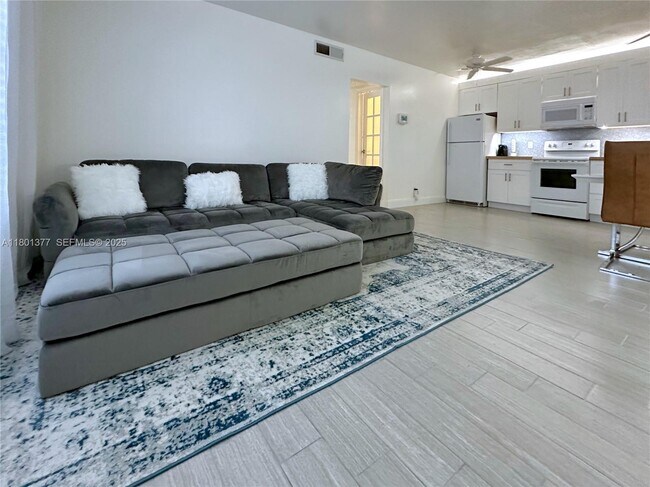 Photo - 2201 NE 66th St Unit 1301