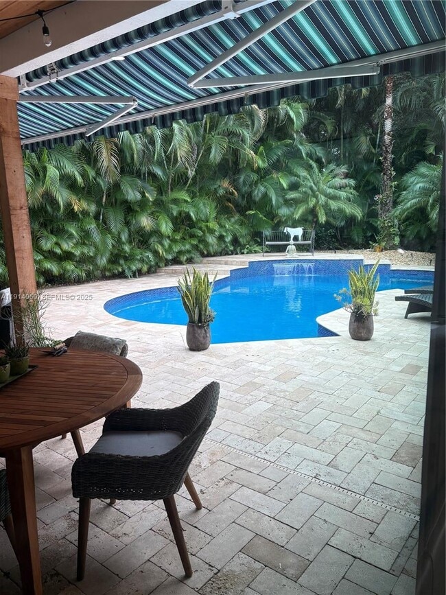 Photo - 159 Oakwood Ln