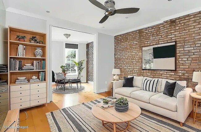 Building Photo - 110 Bedford St Rental