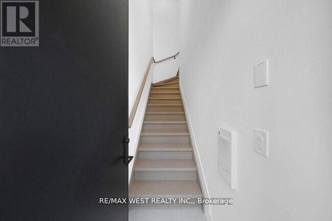 Photo - 502 Atlas Ave