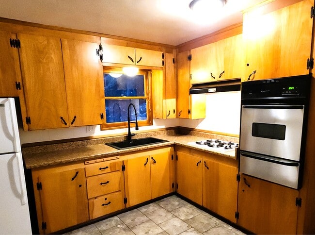 Photo - 865 Bear Springs Rd