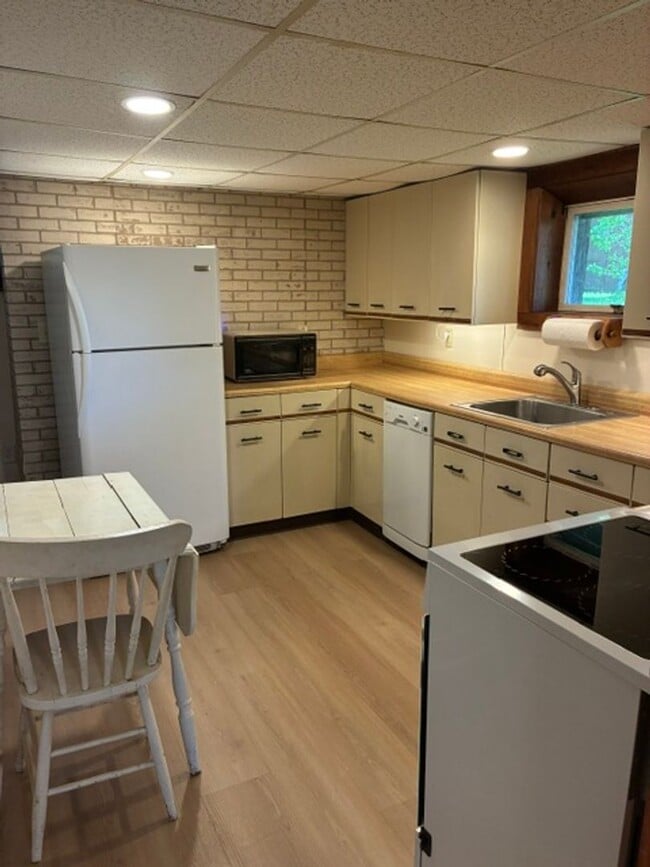 Photo - WATERFRONTAGE 1BR/1BA