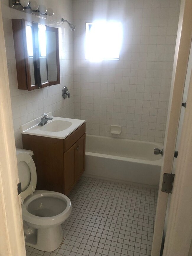Photo - 4910 Walnut St Unit 3FL