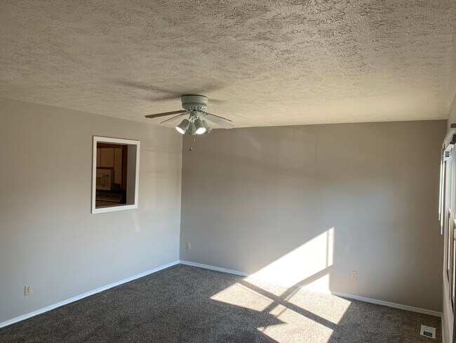 Photo - 1383 W Allen St Unit B5