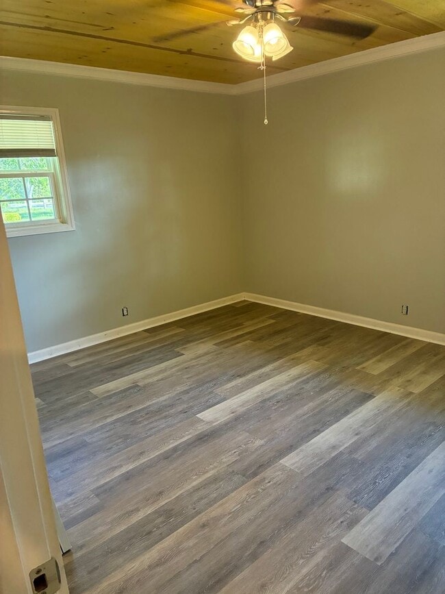 Photo - 3 Bed 2 Bath Brick Home Newly Renovated