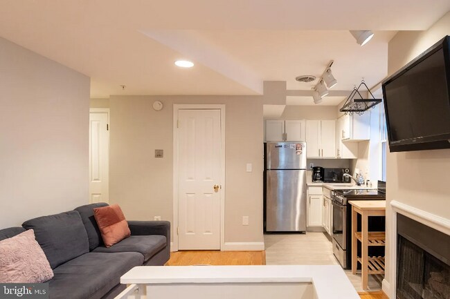 Photo - 1731 Willard St NW Unit 102