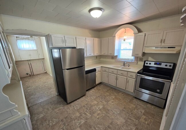 Building Photo - 1535 44th St Rental