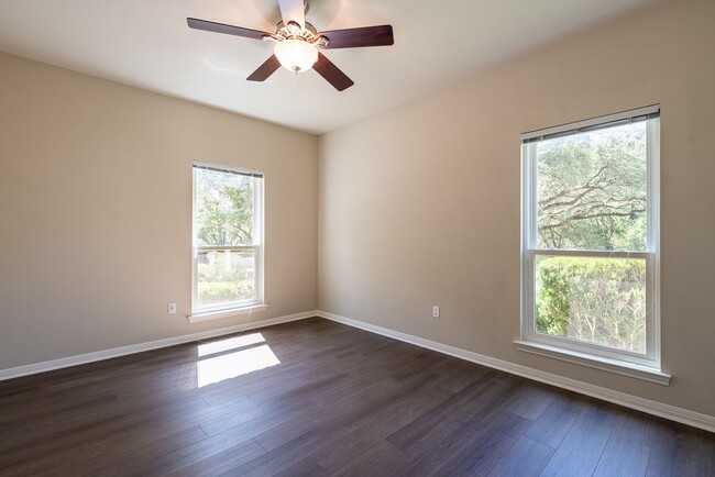 Photo - 1411 Lakeway Dr