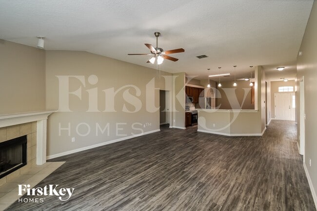 Photo - 182 Greenfield Dr