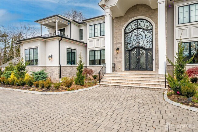 Photo - 3979 Park Ave