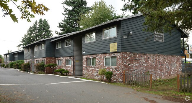 Photo - Heather Glenn Apartments
