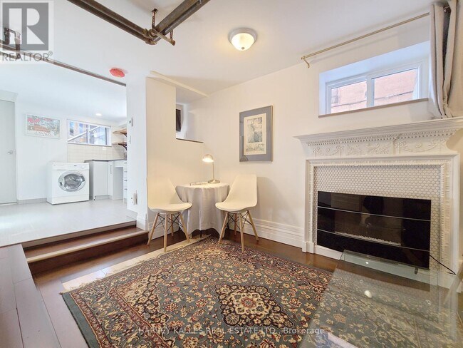 Photo - 27 Hiawatha Rd